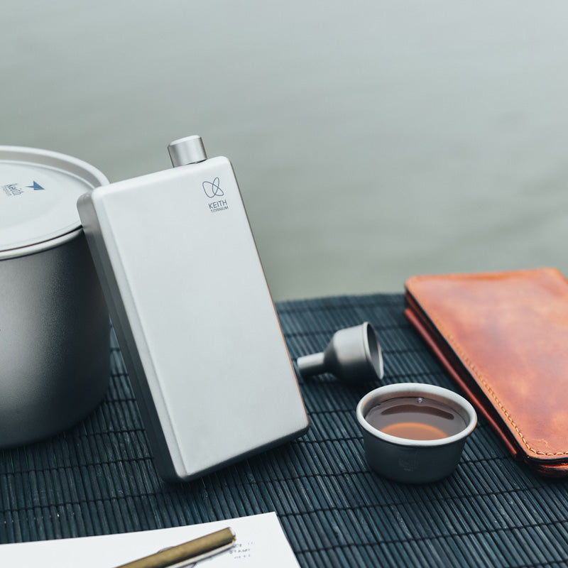 KEITH Titanium Ti9306 Pocket Flask with Funnel - 4.0 fl oz