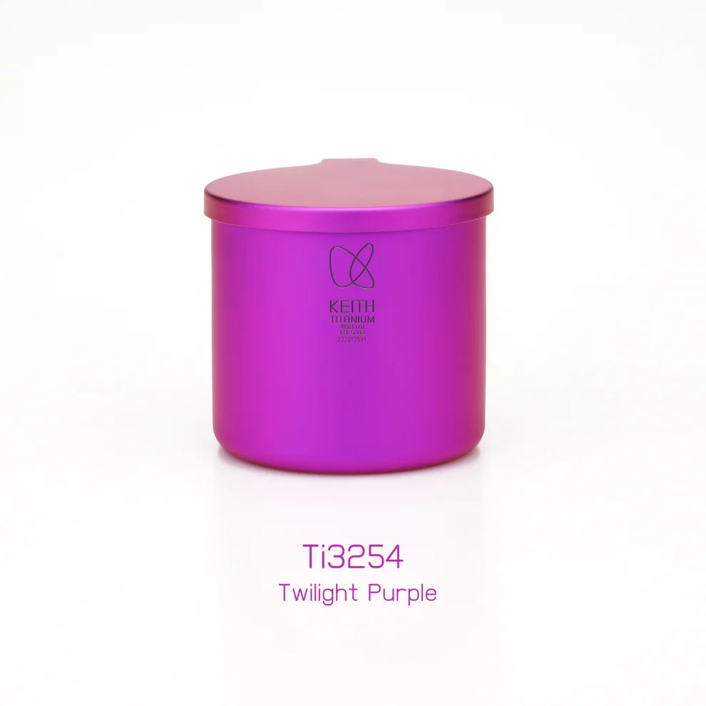 白背景に置かれたKEITH Titanium Ti3254 Twilight Purpleカラーカップ