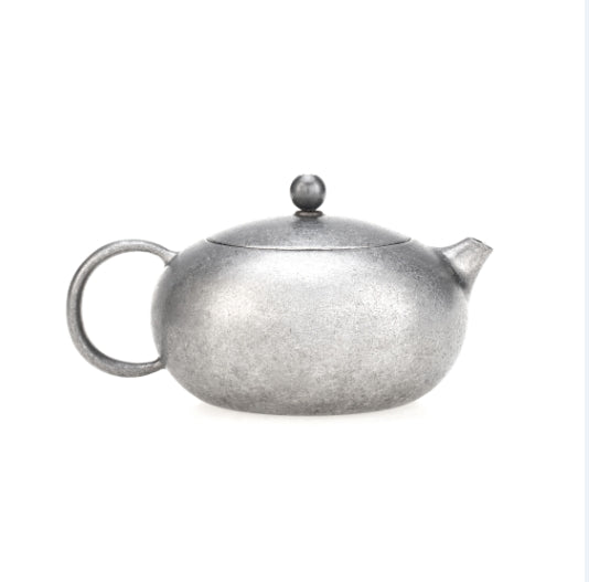 Keith Titanium Ti3921 tea kettle with lid on a white background