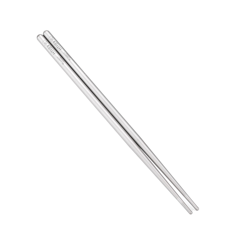 白背景に置かれたKEITH Titanium Ti5620丸ハンドル箸