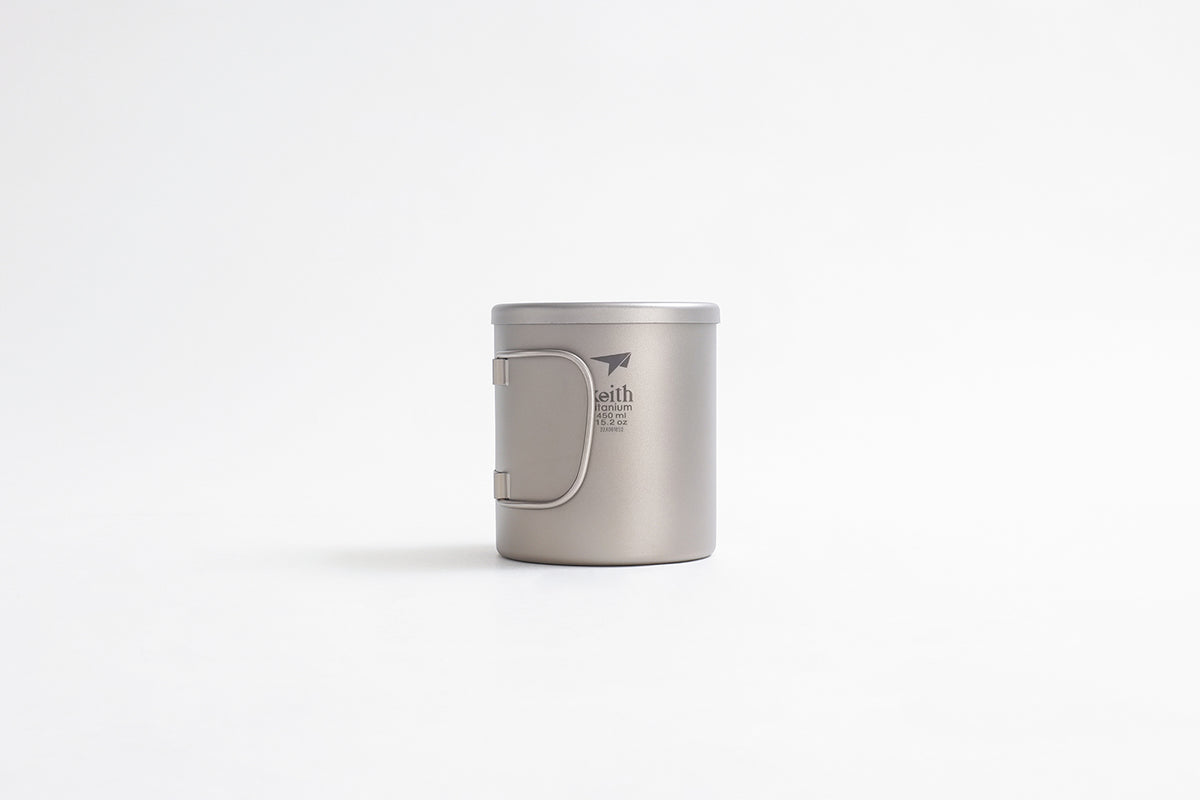 Keith Titanium Ti3353 double-wall mug with lid and folding handle on a white background