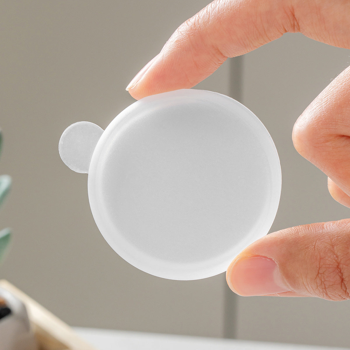 Close-up of the flexible translucent silicone lid for the KEITH Ti1161 mini container