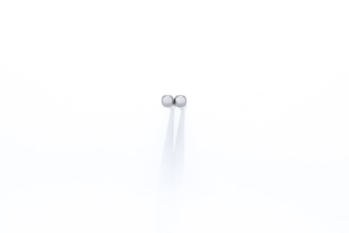End view of the hollow handles on Keith Titanium Ti5622 chopsticks