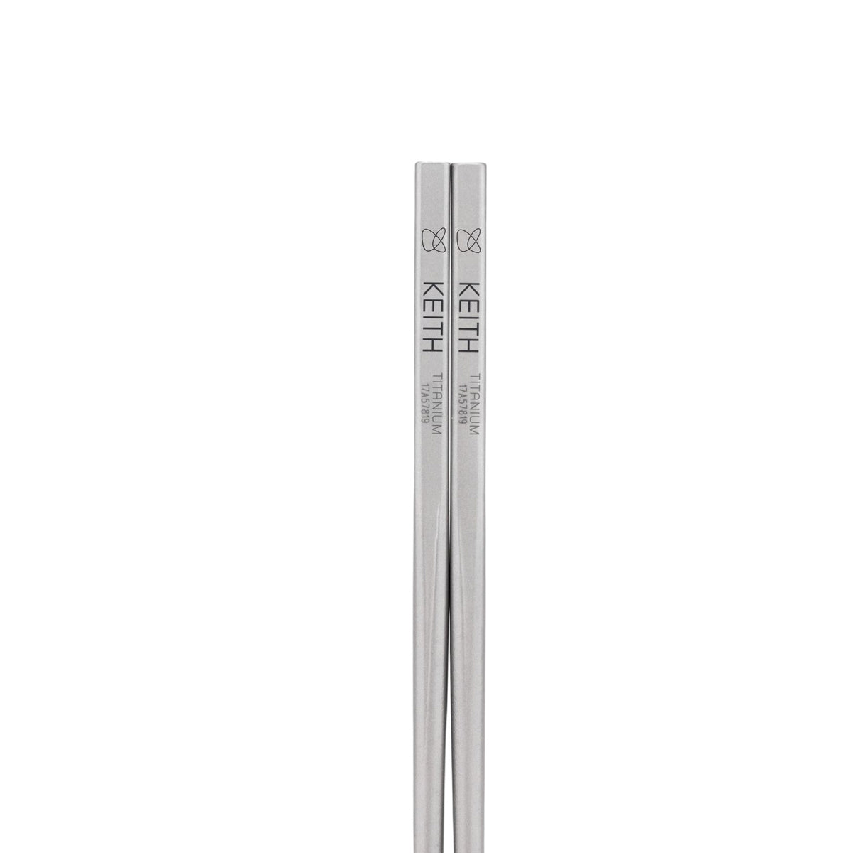 Close-up of the squared upper ends on Keith Titanium Ti5633 chopsticks