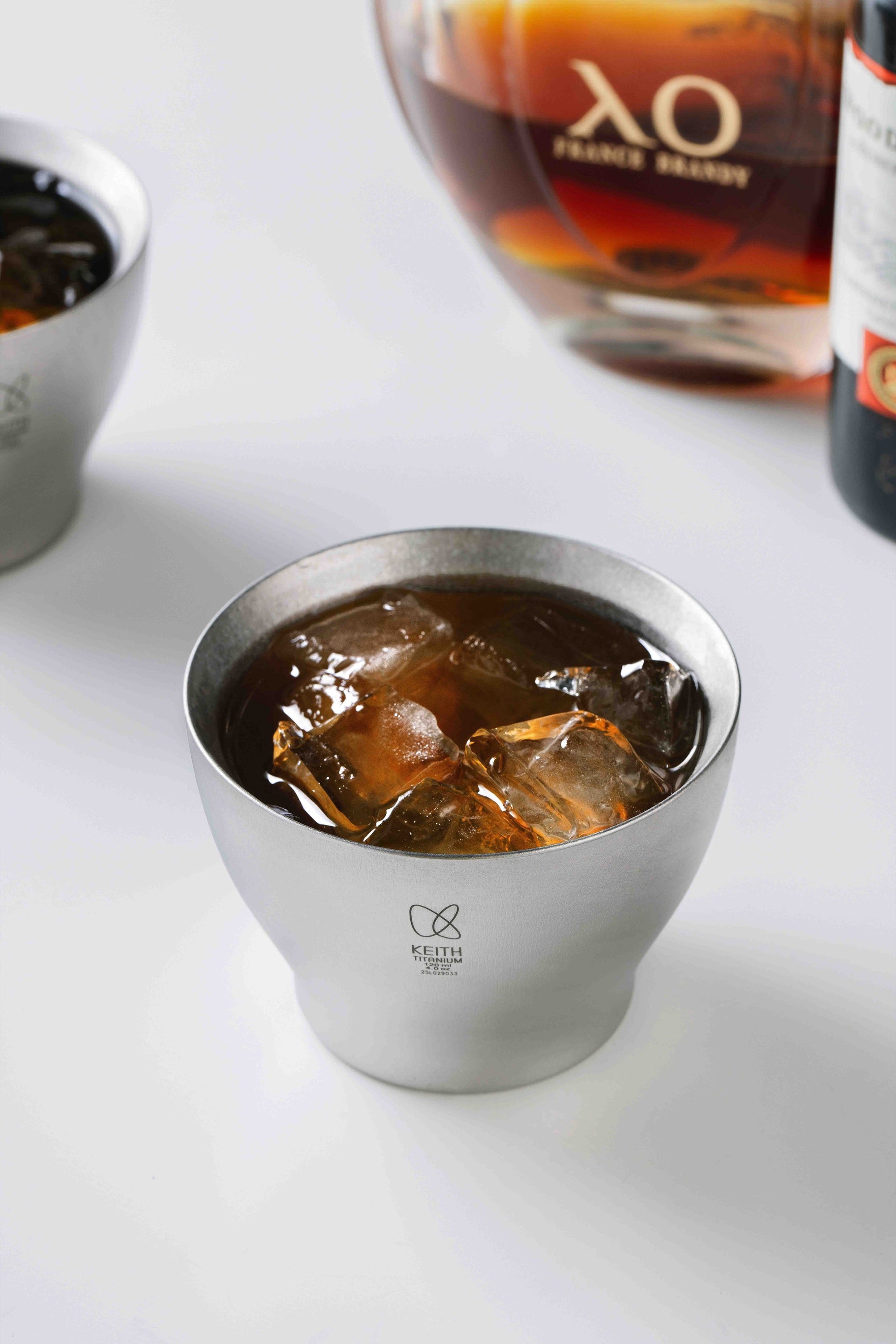 Keith Titanium Ti3909 Huaiyue cup with iced whiskey